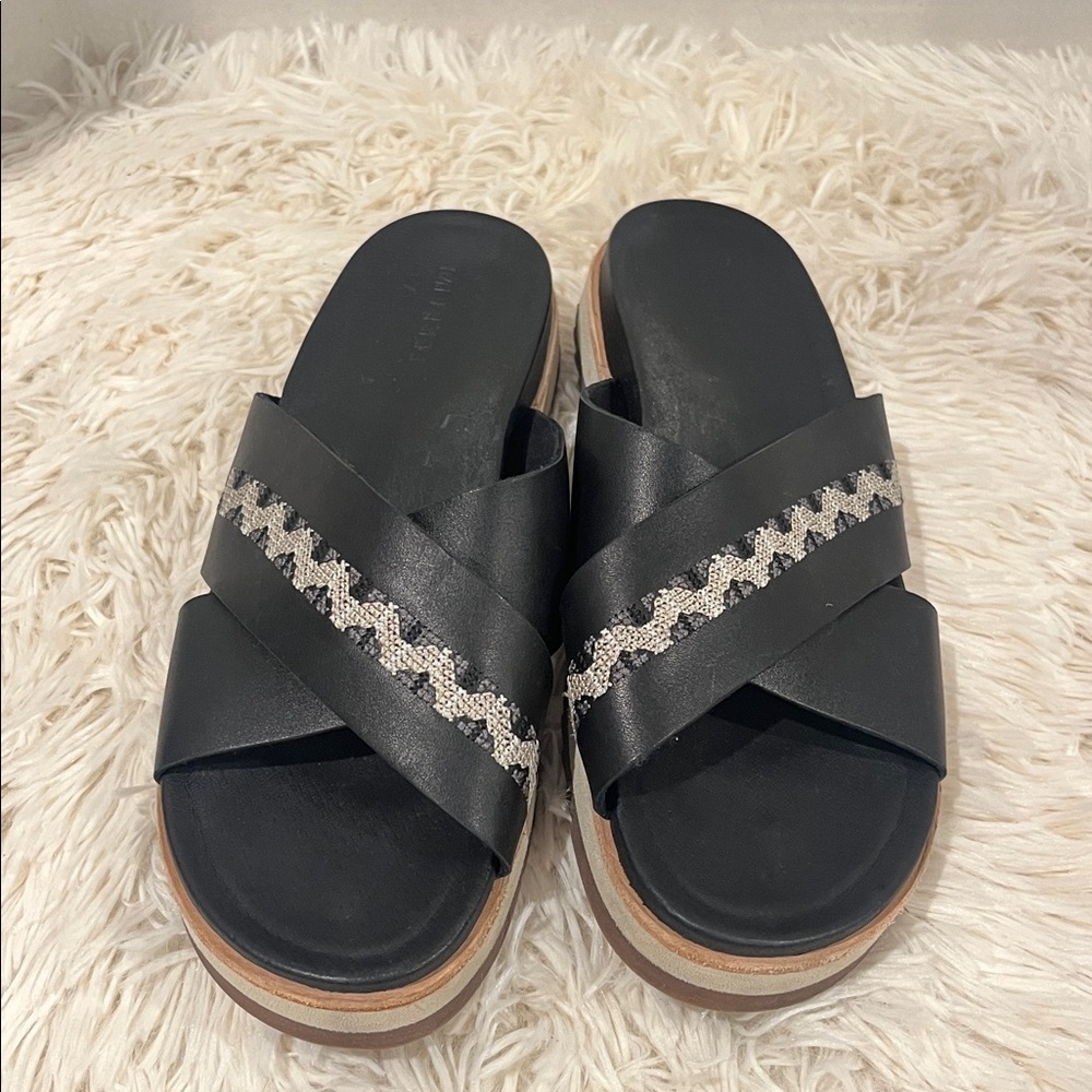 Merrell Juno slide sandals, size 7.
